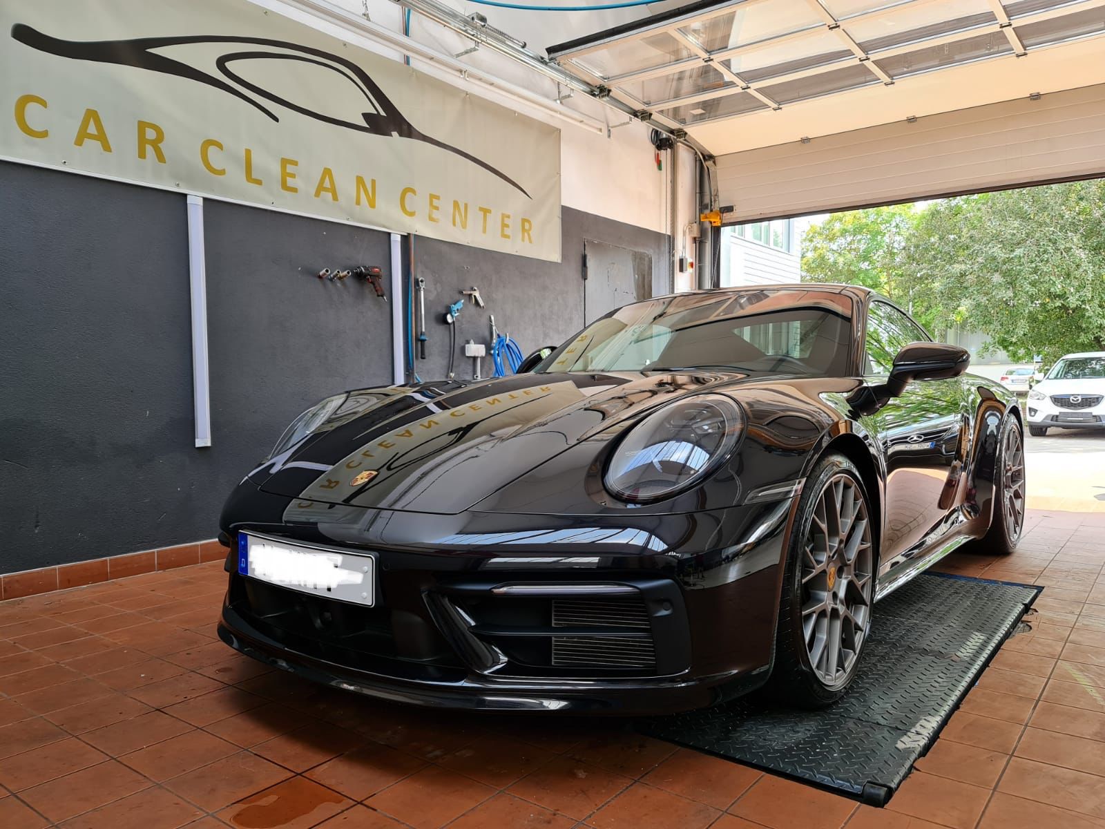 Porsche 911 bei Car Clean Center